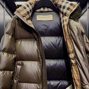 NWT authentic Burberry Plaid Puffer Jacket unisex size medium. New brown